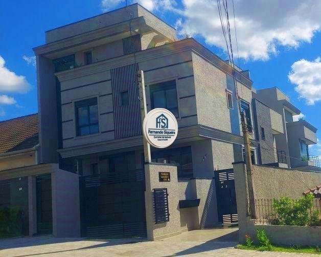 🏡 Sobrado à Venda no Bairro Uberaba - Curitiba, Triplex, Acabamento Alto Padrão - Interno S-03.