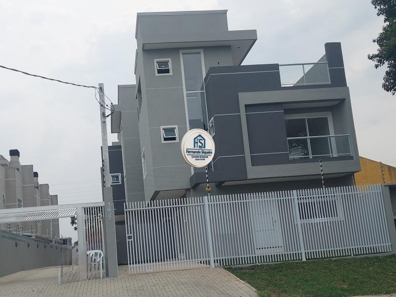 Excelente Sobrado Triplex à Venda no Bairro Alto – Curitiba