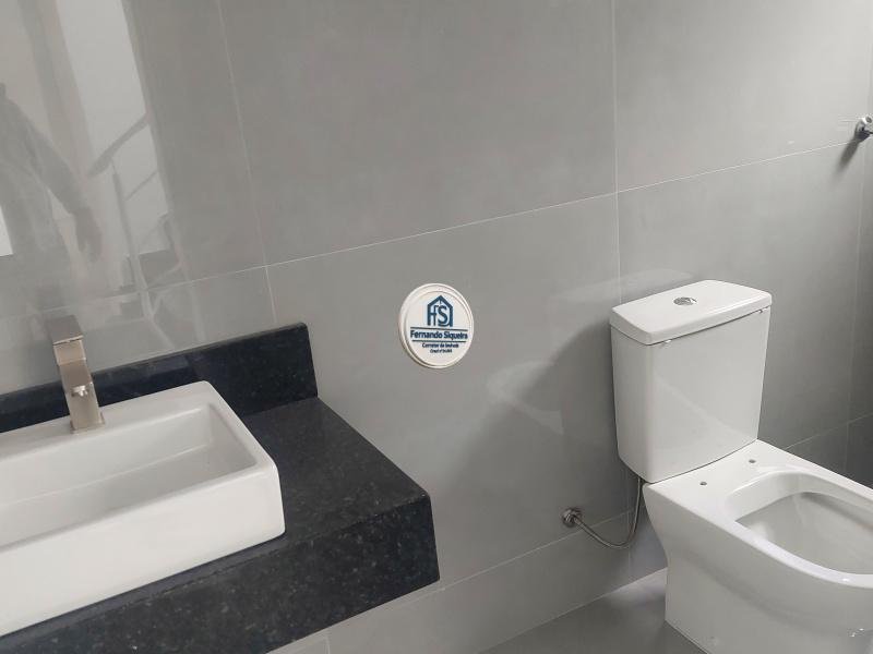 Excelente Sobrado Triplex à Venda no Bairro Alto – Curitiba - Imagem 9