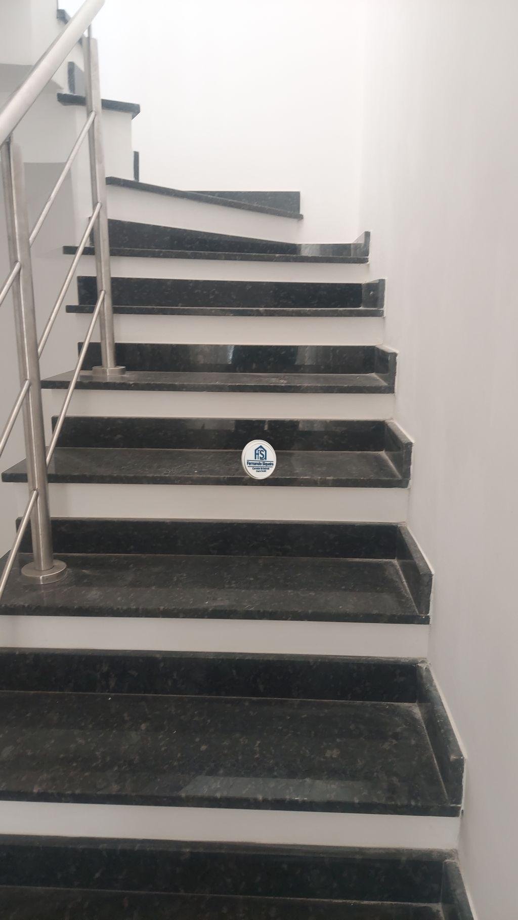 Sobrado Triplex no Uberaba, com amploTerraço e Churrasqueira. - de Frente Para a Rua. - Imagem 18