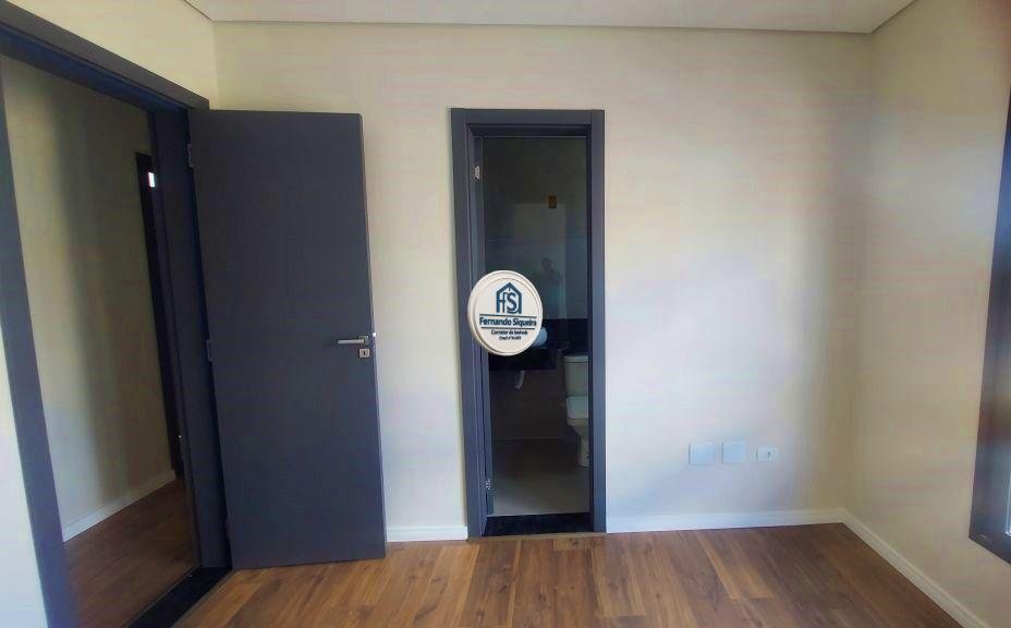 🏡 Sobrado à Venda no Bairro Uberaba - Curitiba, Quadriplex Bem Planejado, Frente Para a Rua. - Imagem 18