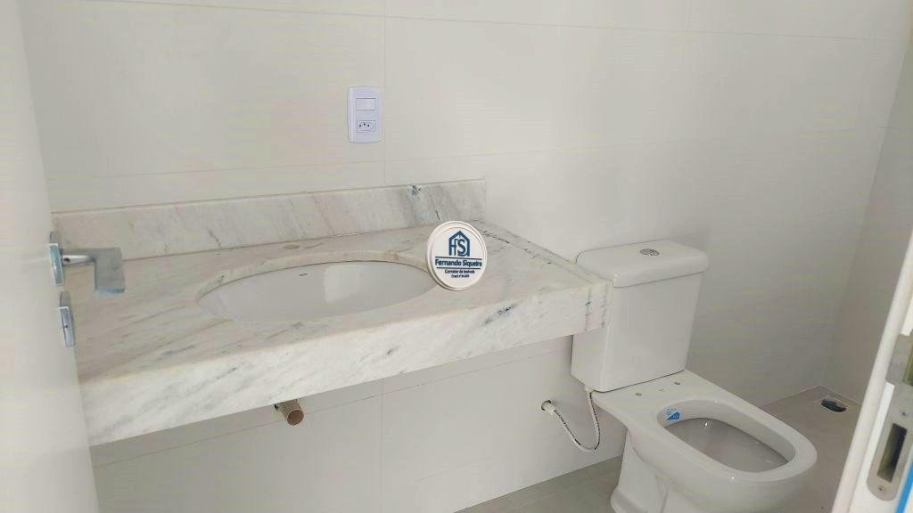 Sobrado à Venda - Bairro Uberaba, Curitiba, Triplex com Terraço - Uberaba-Curitiba - Imagem 21