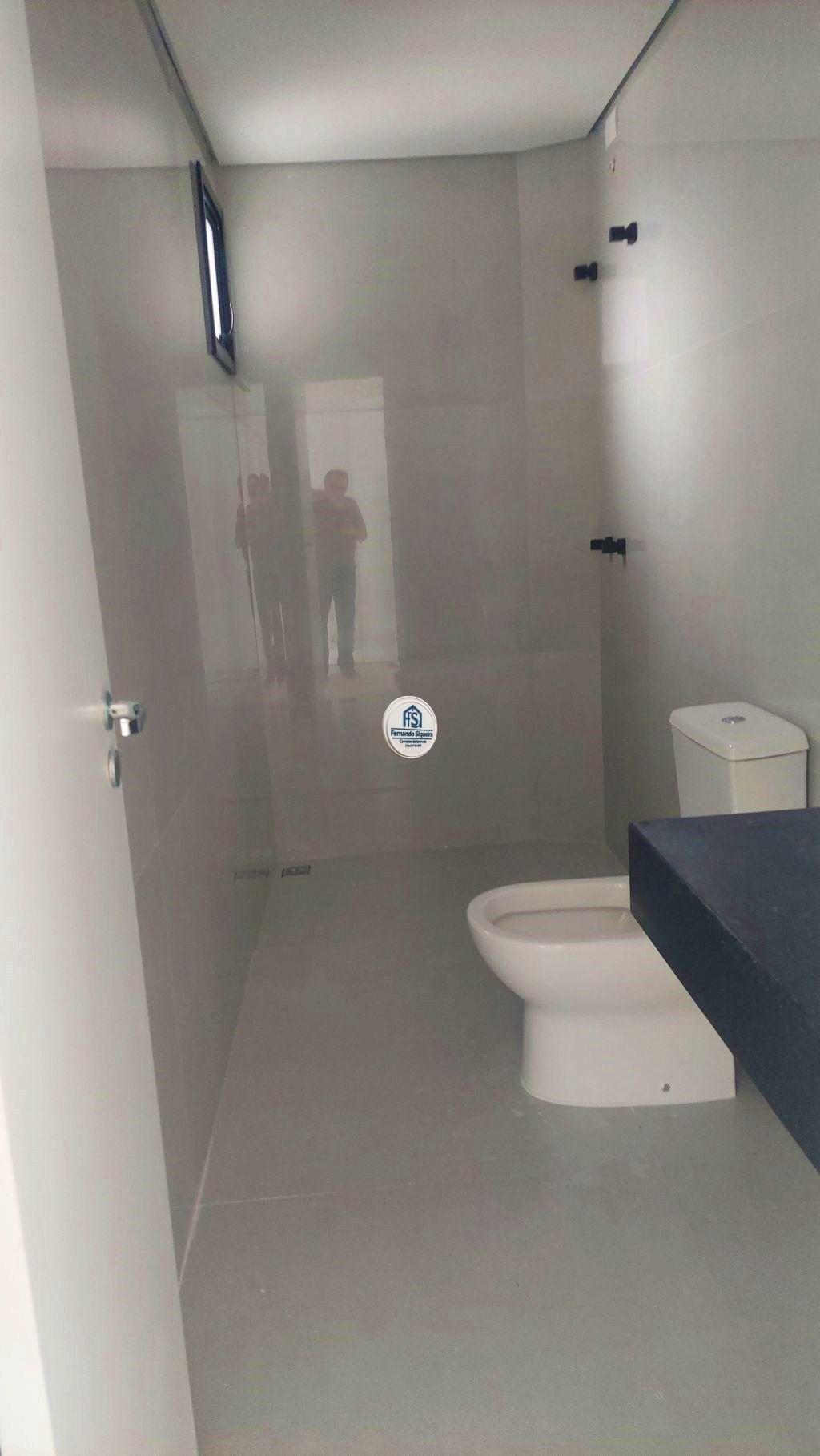 Sobrado Triplex no Capão Raso: Sua Nova Casa de Ótimo Padrão -S-02/03 - Imagem 22