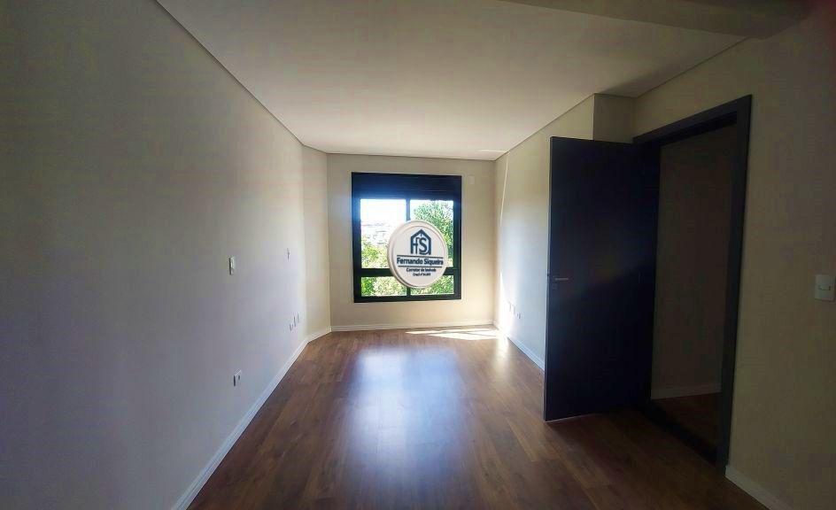 🏡 Sobrado à Venda no Bairro Uberaba - Curitiba, Quadriplex Bem Planejado, Frente Para a Rua. - Imagem 23