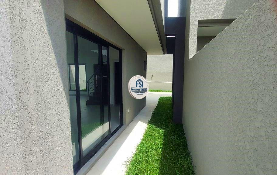 Sobrado Triplex no Capão Raso: Sua Nova Casa de Ótimo Padrão -S-02/03 - Imagem 9