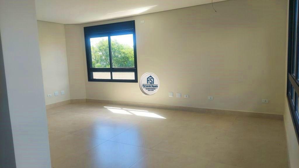 🏡 Sobrado à Venda no Bairro Uberaba - Curitiba, Quadriplex Bem Planejado, Frente Para a Rua. - Imagem 10